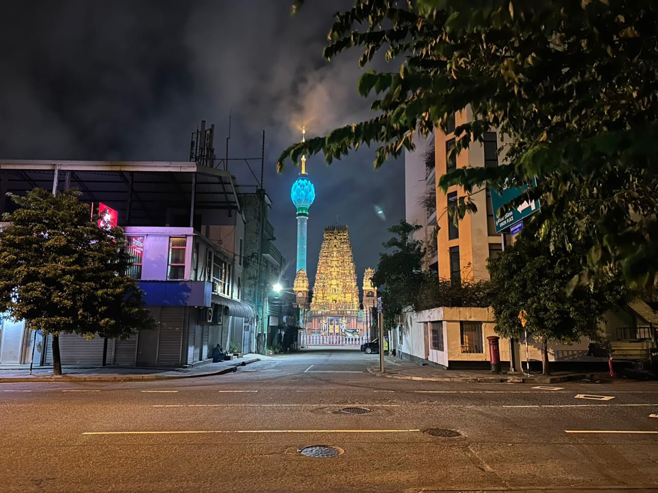 Индуистский храм Arulmigu Sivasubramaniya Swamy. Фото 1